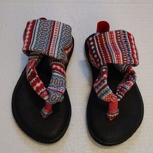 Sanuk trendy Red and Black Sandals